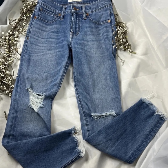Madewell Jeans 25P 9” Mid Rise Skinny Frankie Wash Torn Knee Edition - Picture 2 of 12